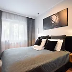 Premium Black&white By Lookap *
